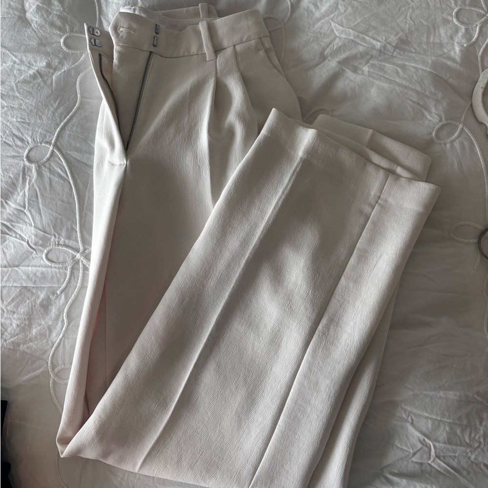 Aritzia Effortless Pants Crepette Ivory Birch Size 4